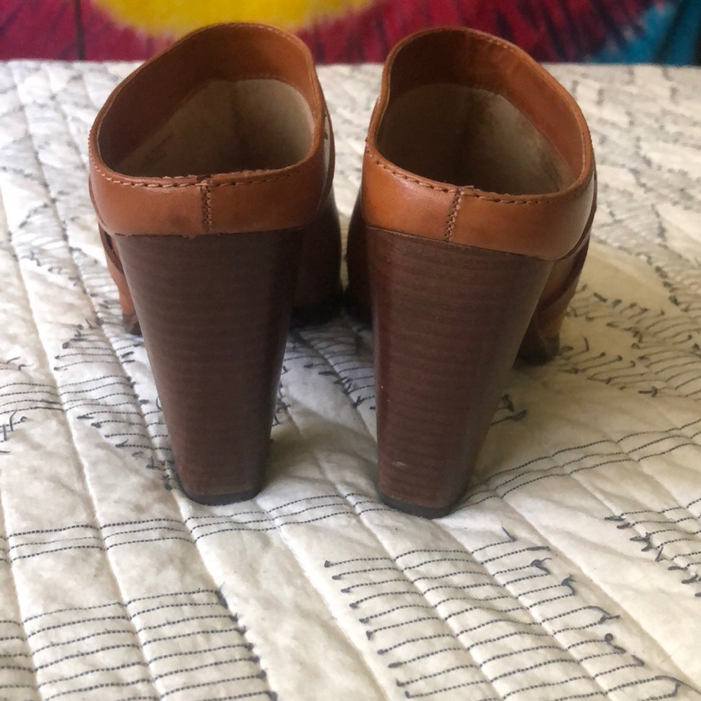 Fyre Clogs - Picture 7 of 10